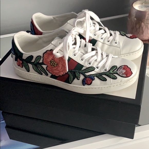 Woman’s Gucci sneakers - Picture 1 of 7